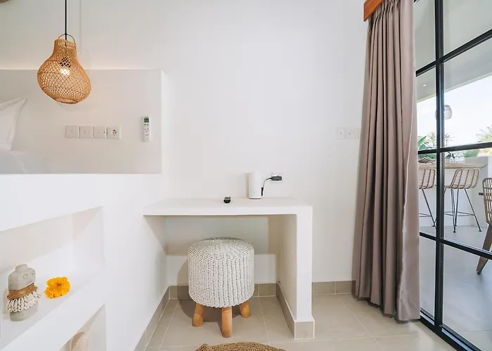L At Seseh - 2br Private Luxury Oasis Next To The *